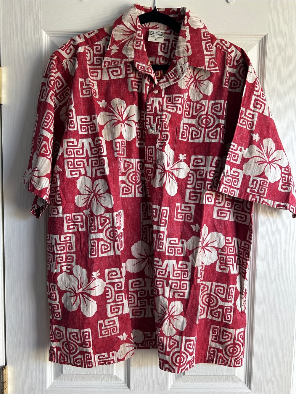 Vintage Men's Red Hawaiian Floral Short-Sleeve Shirt